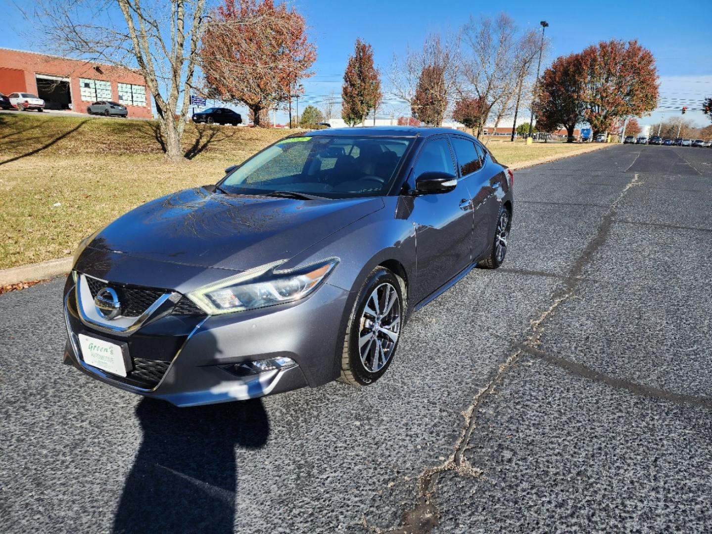 2016 Gray /Black Nissan Maxima 3.5 SL (1N4AA6APXGC) with an 3.5L V6 DOHC 24V engine, Continuously Variable Transmission transmission, located at 1221 Madison St., Shelbyville, TN, 37160, (931) 680-9439, 0.000000, 0.000000 - Photo#0